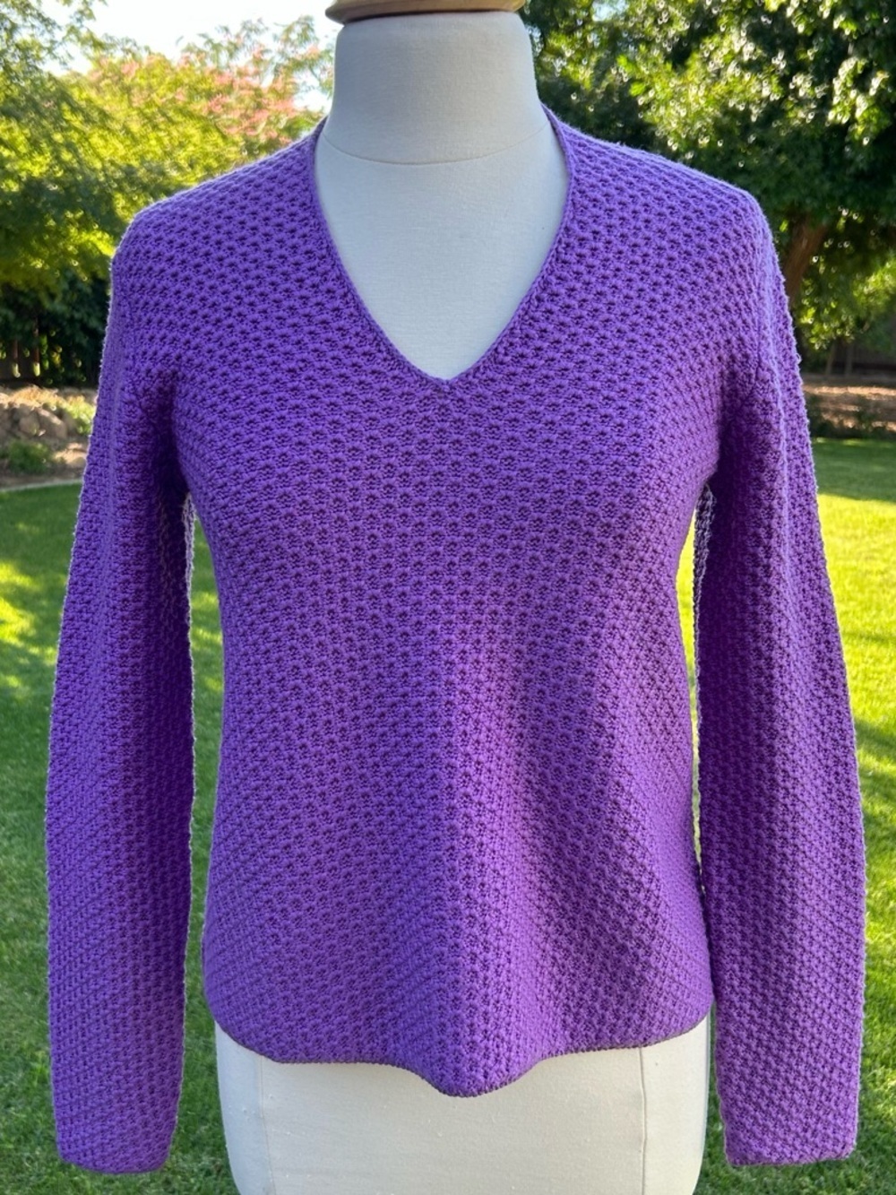New with tag Eileen Fisher V-neck Orchid Purple Sweater Size Small